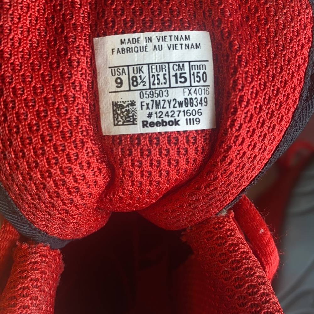 Kids 9c Red Reebok - Picture 4 of 4